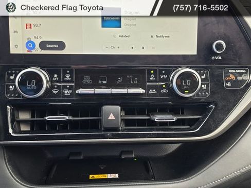 Used 2023 Toyota Highlander Limited image 17