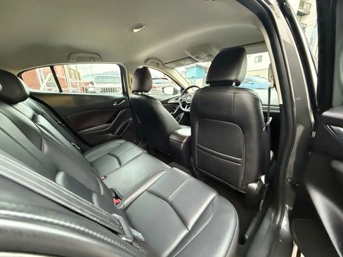 Used 2018 MAZDA MAZDA3 Touring image 16