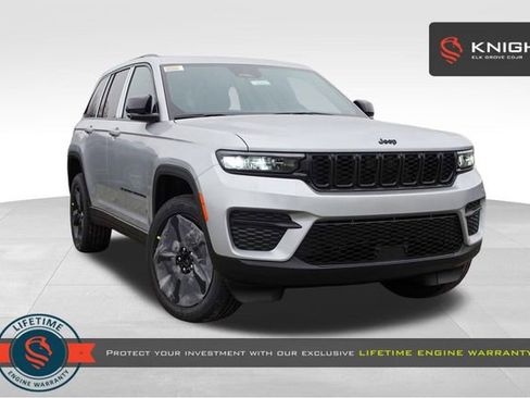 New 2025 Jeep Grand Cherokee Altitude image 1