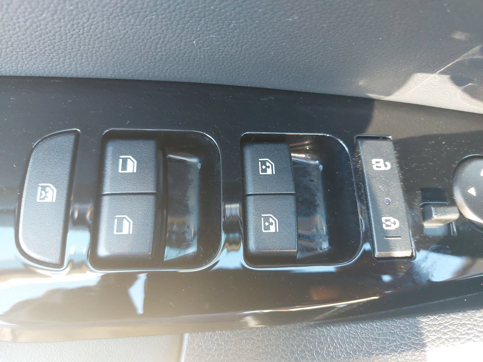 Used 2024 Kia Sportage EX FWD image 27