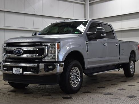Used 2022 Ford F250 XLT w/ XLT Premium Package image 3