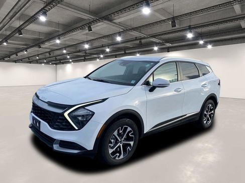 Certified 2023 Kia Sportage EX image 4