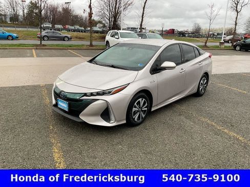Used 2019 Toyota Prius Prime Plus image 2