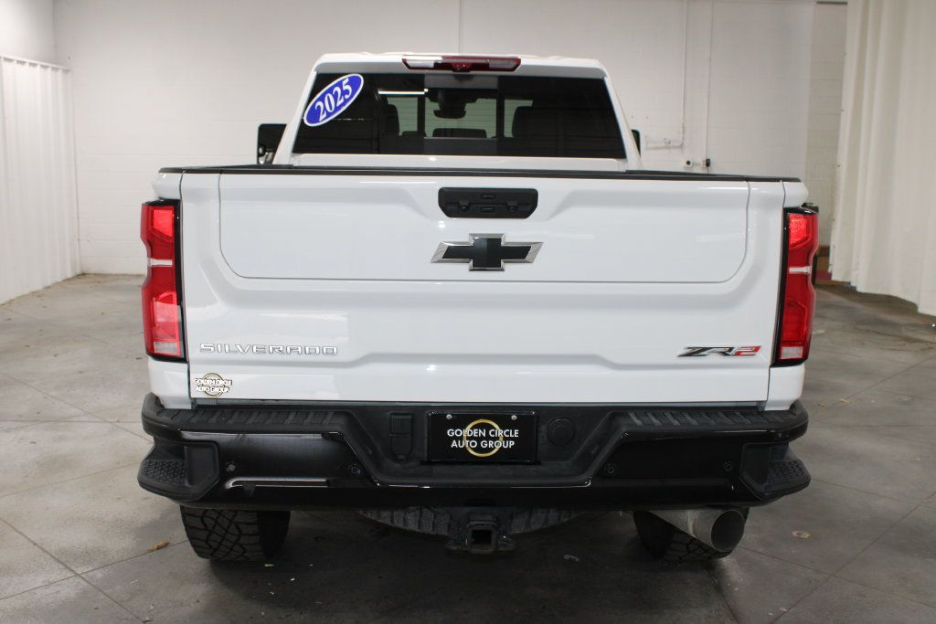 Used 2025 Chevrolet Silverado 2500 ZR2 w/ Technology Package AWD/4WD image 8