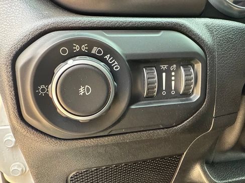 Used 2020 Jeep Wrangler Unlimited Sport S AWD/4WD image 25