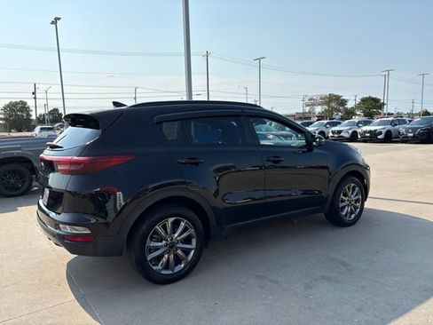 Used 2021 Kia Sportage S w/ S AWD Premium Package image 3