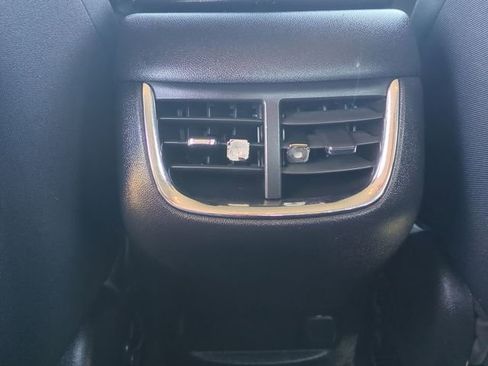 Used 2023 Chevrolet Malibu LT image 35