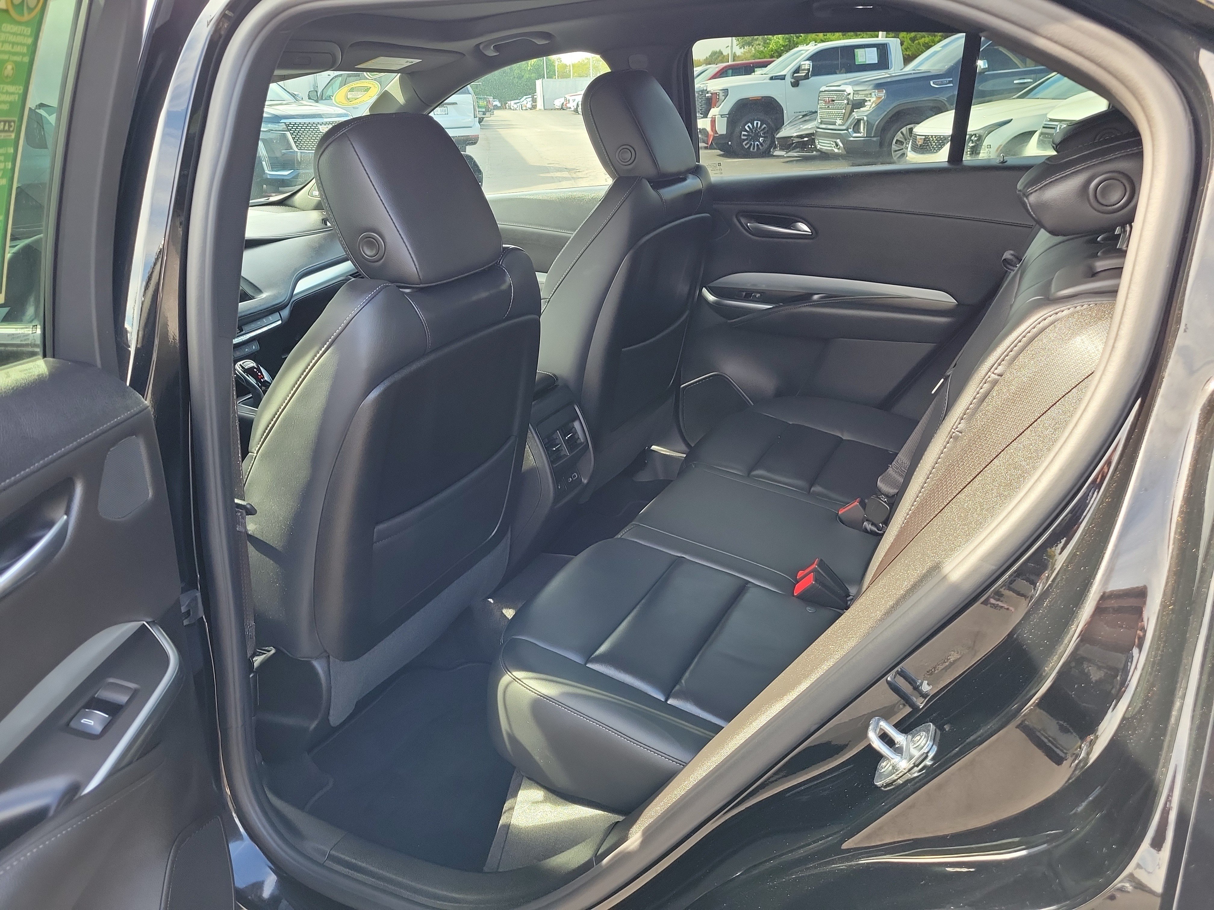 Used 2023 Cadillac XT4 Premium Luxury w/ Cold Weather Package AWD/4WD image 14