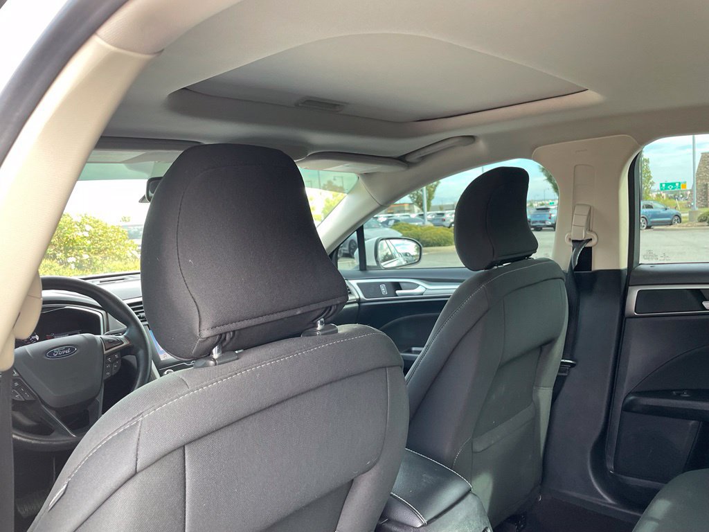 Used 2019 Ford Fusion SE FWD image 26