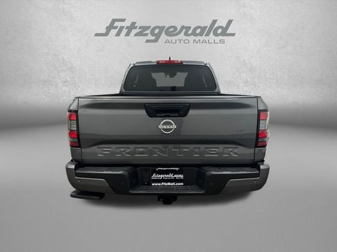 Used 2025 Nissan Frontier SV w/ Tow Package RWD image 4