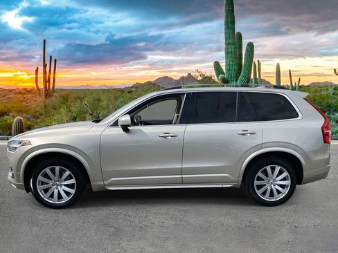 Used 2016 Volvo XC90 T6 Momentum w/ Momentum Plus Package image 6