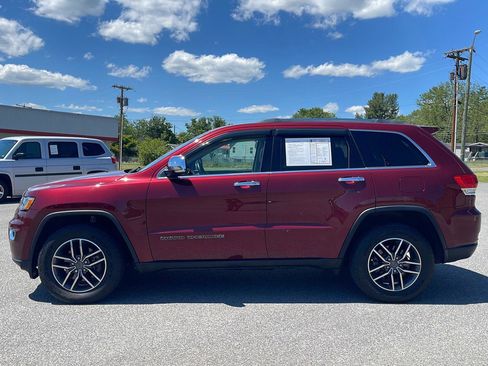 Used 2019 Jeep Grand Cherokee Limited w/ Trailer Tow Group IV AWD/4WD image 4