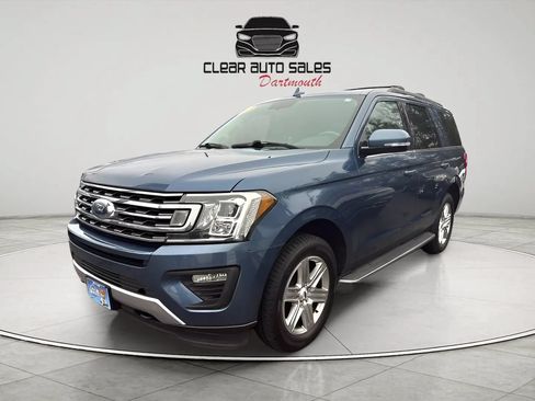 Used 2018 Ford Expedition XLT w/ Equipment Group 202A AWD/4WD image 3