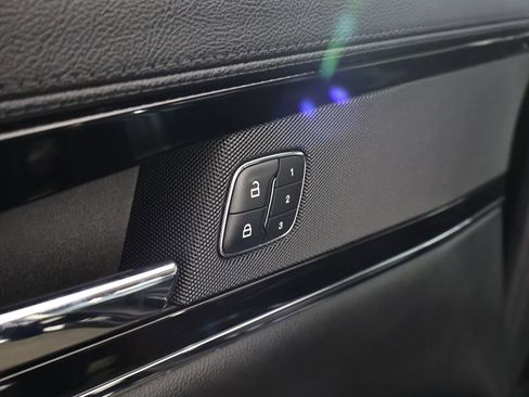 Used 2023 Lincoln Nautilus Reserve AWD/4WD image 40