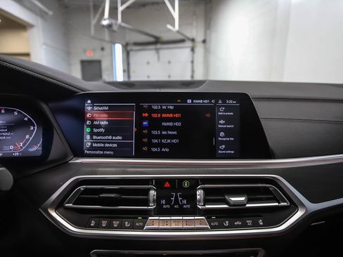 Certified 2022 BMW X7 M50i image 16