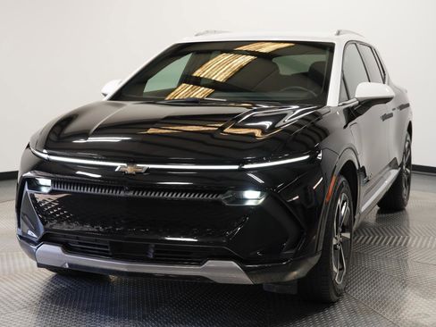 Used 2025 Chevrolet Equinox EV LT w/ Convenience Package image 3