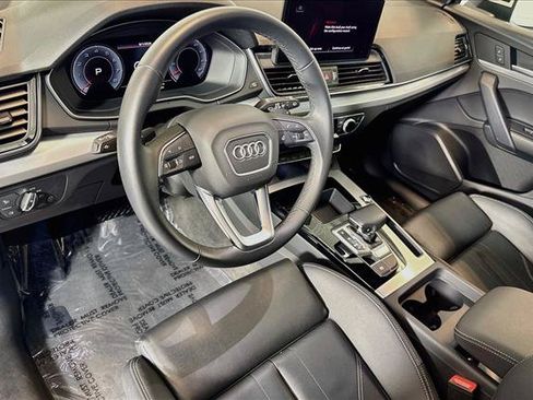 Used 2025 Audi Q5 2.0T Premium w/ Convenience Plus Package AWD/4WD image 9