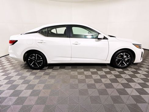 Used 2024 Nissan Sentra SV image 11