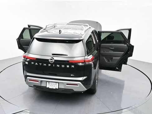 Used 2025 Nissan Pathfinder SL image 25