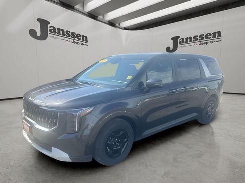Used 2026 Kia Carnival FWD image 8