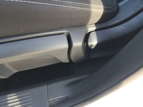 Used 2024 Nissan Rogue S FWD image 16
