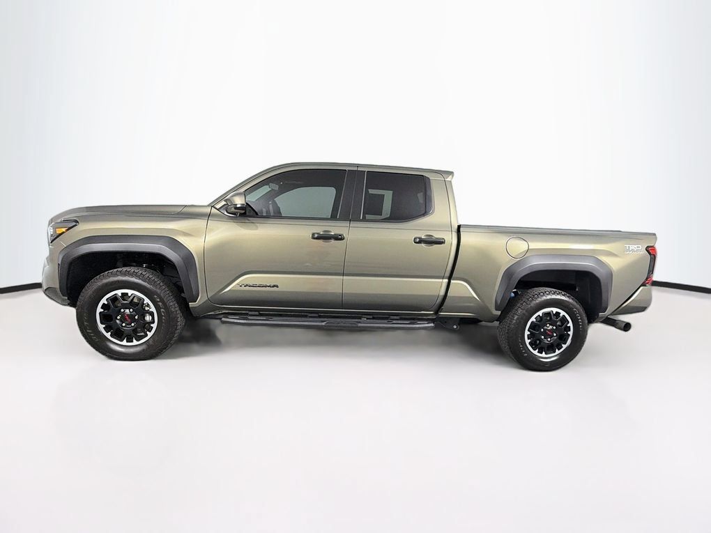 Used 2025 Toyota Tacoma TRD Off-Road AWD/4WD image 6