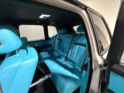 Used 2023 Rolls-Royce Cullinan w/ Cullinan Package image 82