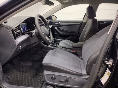 New 2025 Volkswagen Jetta SE image 19