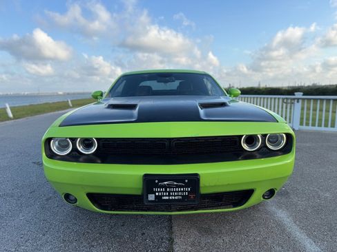 Used 2015 Dodge Challenger R/T Plus image 2