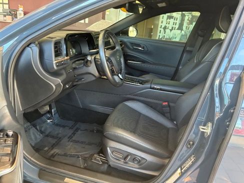 Used 2025 Toyota Crown XLE image 14