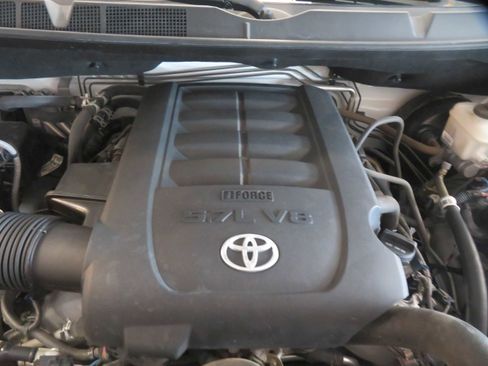 Used 2017 Toyota Sequoia Platinum RWD image 72