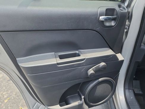 Used 2014 Jeep Patriot Sport image 19