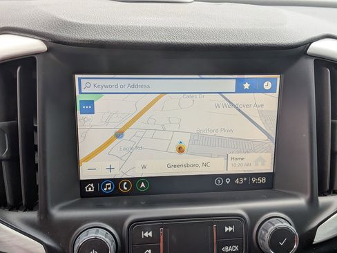 Used 2023 GMC Terrain SLT w/ Infotainment Package II image 28