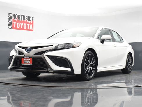 Used 2024 Toyota Camry SE w/ Cold Weather Package image 32