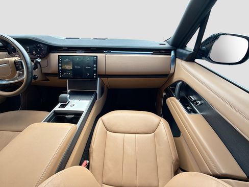 Used 2025 Land Rover Range Rover SE image 14