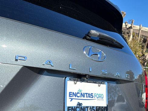 Used 2023 Hyundai Palisade Calligraphy image 14
