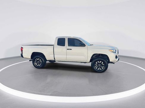 Certified 2022 Toyota Tacoma SR RWD image 9