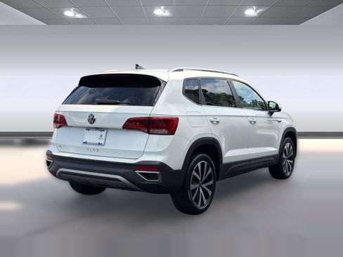 Used 2023 Volkswagen Taos SE FWD image 9