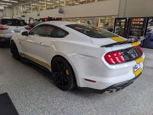 Certified 2022 Ford Mustang Shelby GT500 w/ Technology Package RWD image 3