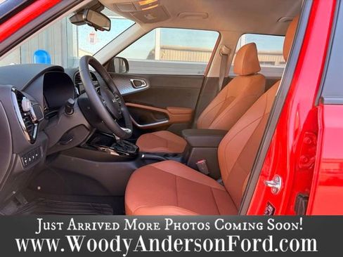 Used 2025 Kia Soul EX image 8