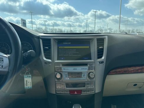 Used 2010 Subaru Outback 3.6R Limited image 13
