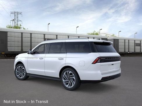 New 2026 Lincoln Navigator Premiere AWD/4WD image 4