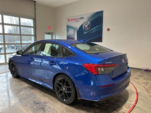 Used 2023 Honda Civic Sport image 4