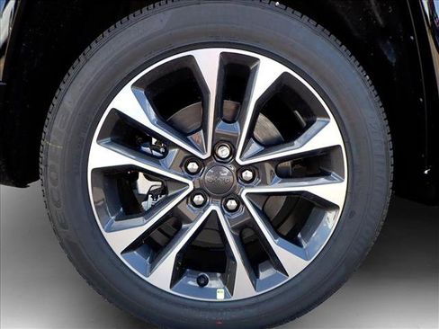 New 2025 Jeep Grand Cherokee L Overland w/ Luxury Tech Group IV image 7