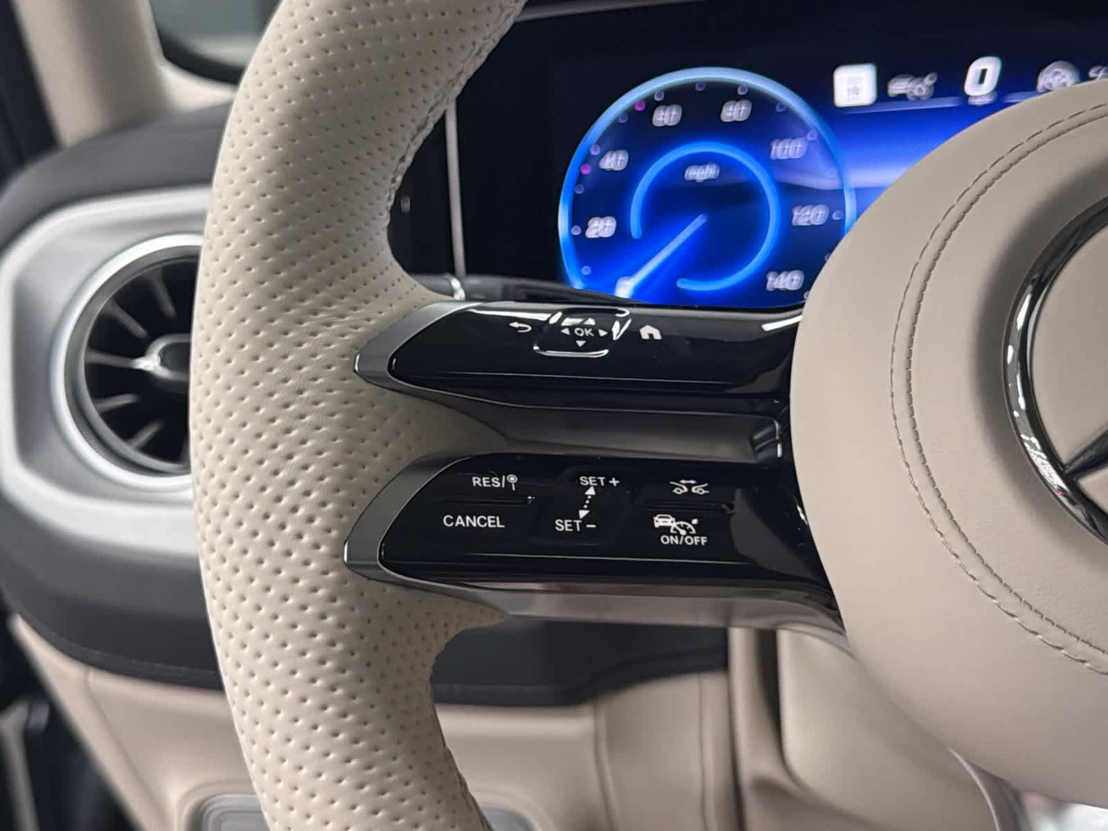 New 2027 Mercedes-Benz G 580 e image 23