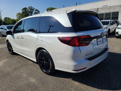 Certified 2023 Honda Odyssey Sport image 3