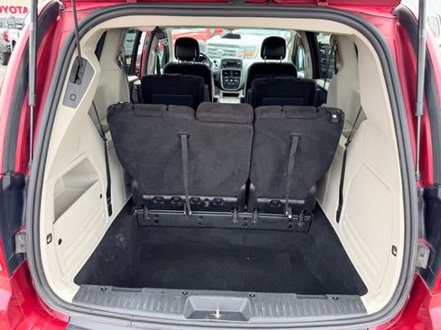 Used 2014 Dodge Grand Caravan SXT image 30