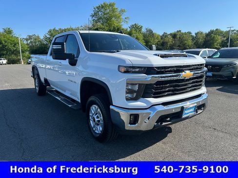 Used 2025 Chevrolet Silverado 2500 LT w/ Safety Package AWD/4WD image 8