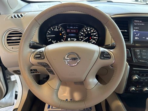 Used 2015 Nissan Pathfinder SL w/ SL Tech Package FWD image 11