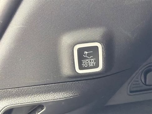 Used 2023 Jeep Grand Cherokee Summit w/ Luxury Tech Group V image 17